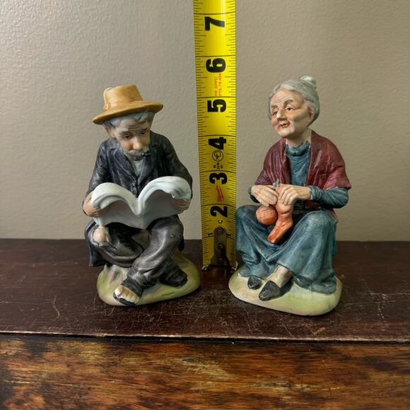 Vintage Grandma Grandpa Elderly Man & Woman Knitting Reading Knick Knacks - Picture 2 of 7